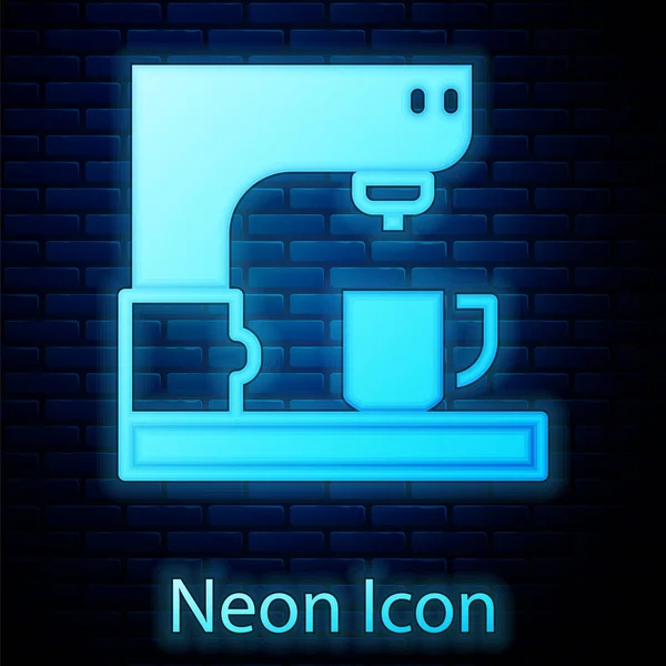 Gloeiende neon Koffie machine pictogram geïsoleerd op baksteen muur achtergrond. Vector — Stockvector