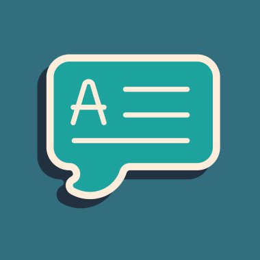 Yeşil arkaplanda Yanıt simgesi olan yeşil konuşma baloncukları. SSS işareti. Konuşma balonu ve çizelgesi. Uzun gölge tarzı. Vektör