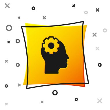 Siyah insan kafası, beyaz arka planda izole edilmiş bir ikonun içindeki dişli. Yapay zeka. Düşünen beyin. Beynin sembol çalışması. Sarı kare düğme. Vektör