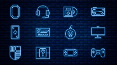 Satır Gamepad, Bilgisayar monitörü, CD DVD diski kutuda, hesap ekranı oluştur, elmaslı kart oyna, poker masası, bomba patlamaya hazır bomba ve kulaklık simgesi. Vektör