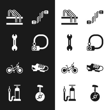 Bisiklet kilidini, İngiliz anahtarını, park anahtarını, pedalları, ayakkabıları, tek tekerlekli bisikleti veya tek tekerlekli bisikleti ve hava pompası ikonunu ayarlayın. Vektör