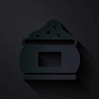 Kağıt kesiği siyah arka planda izole edilmiş Hint baharat ikonu. Kağıt sanatı tarzı. Vektör.