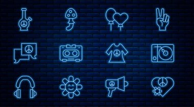 Love Peace Vinil çalıcı Balonlar Retro ses kaseti konuşma balonu sohbet Bong Peace elbise baskısı ve Psilocybin mantar ikonu. Vektör.