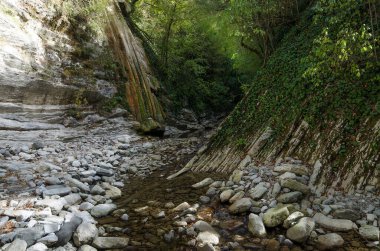 Lazarevskoye yakınlarındaki Kafkasya dağlarında Mamed Geçidi.