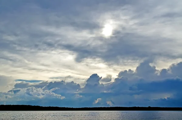 Nubes sobre el mar de Moscú — Foto de Stock