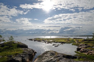 beyaz deniz kıyısında