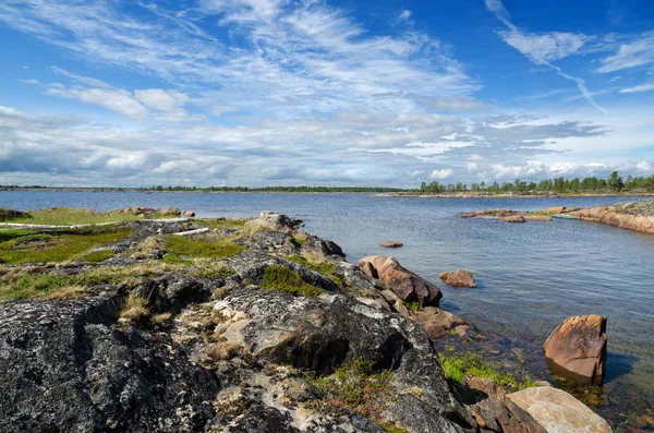 beyaz deniz kıyısında