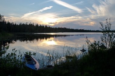 Düşüş Gölü Leshchevo (Kareliya, Rusya Federasyonu)