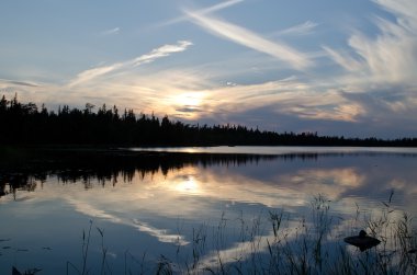 Düşüş Gölü Leshchevo (Kareliya, Rusya Federasyonu)