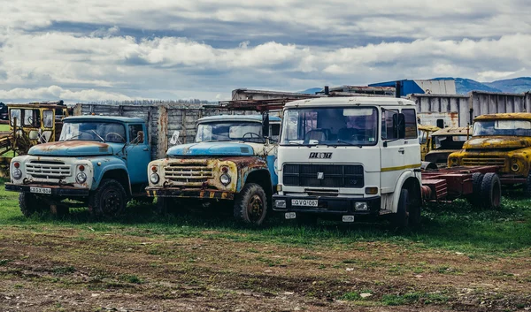 Alte Lastwagen in Georgien — Stockfoto