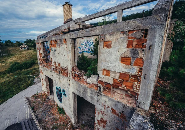 Verlaten huis in Sarajevo — Stockfoto