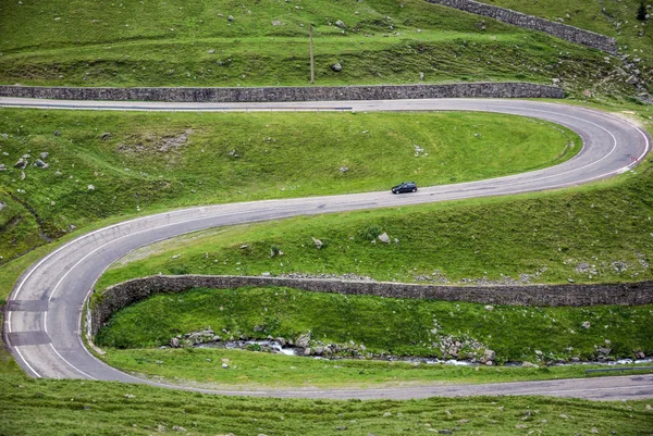 ルーマニアの Transfagarasan を高速道路 — ストック写真