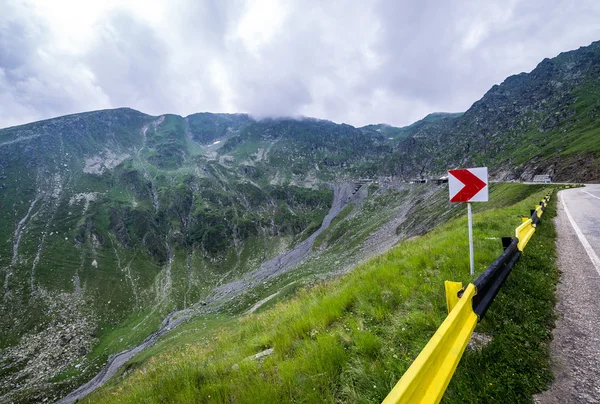 Rodovia transfagarasan na Romênia — Fotografia de Stock