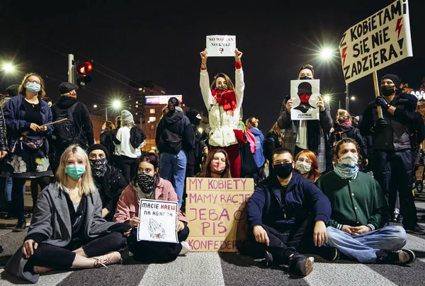 Varsóvia Polônia Outubro 2020 Jovens Bloquearam Ruas Cidade Durante Quinto — Fotografia de Stock