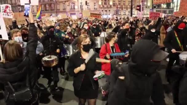 Varsovie Pologne Octobre 2020 Jeunes Partisans Choix Défilent Dans Ville — Video