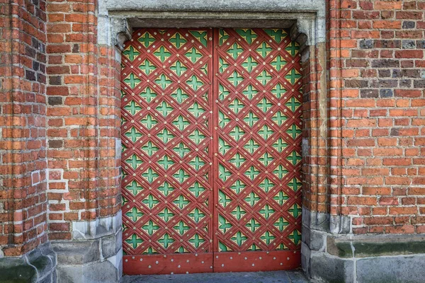 Дверь Святого Иоанна Крестителя Святого Иоанна Богослова Историческом Городе Торунь — стоковое фото