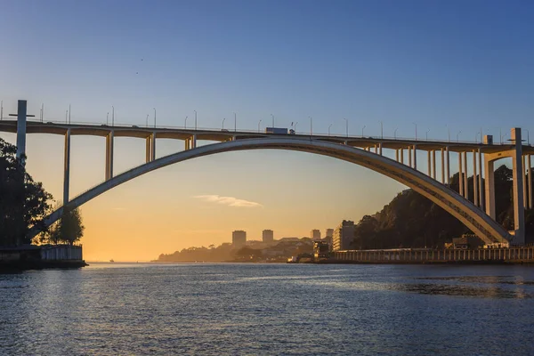 Ponte Arrabida Tra Vila Nova Gaia Porto Città Del Portogallo — Foto Stock