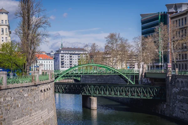 Βιέννη Αυστρία Απριλίου 2018 Γέφυρα Πεζών Και Υπόγεια Γέφυρα Πάνω — Φωτογραφία Αρχείου