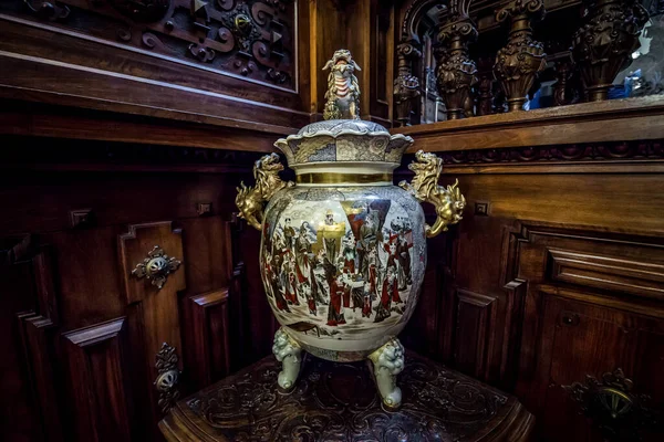 루마니아 시니아 2016 Vase Hall Honor Part Peles Castle Carpaian — 스톡 사진