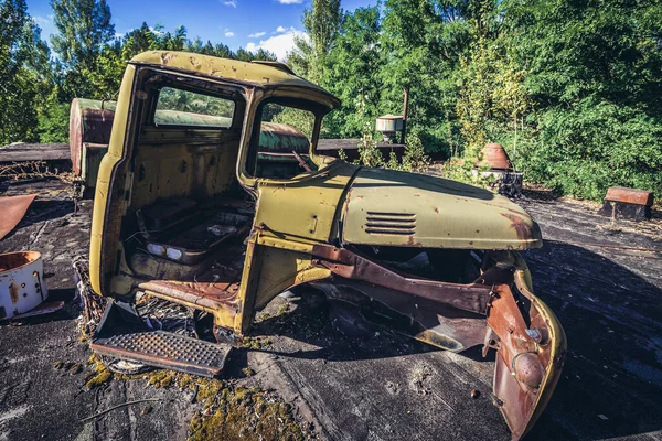 Vrachtwagenwrak Een Dak Van Politiebureau Pripyat Verlaten Stad Tsjernobyl Exclusion — Stockfoto