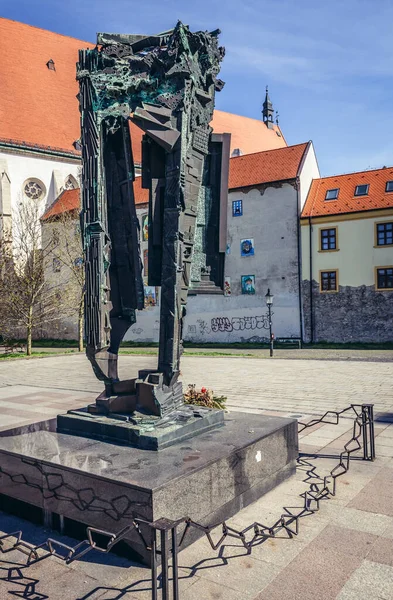 Bratislava Eslovaquia Abril 2018 Monumento Holocausto Junto Catedral San Martín —  Fotos de Stock