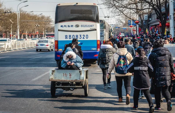 Beijing China Febrero 2019 Tráfico Calle Dianmen West Capital Pekín — Foto de Stock