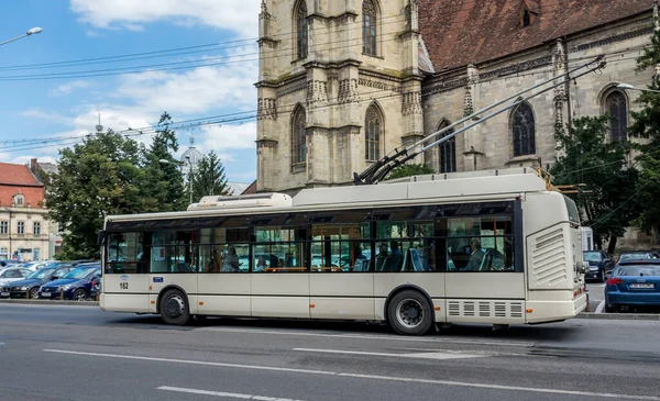 Cluj Napoca Ρουμανία Ιουλίου 2016 Τρόλεϊ Δρόμο Στην Πόλη Cluj — Φωτογραφία Αρχείου