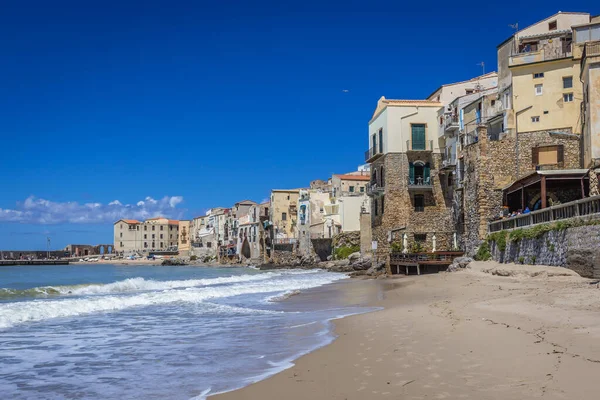 Cefalu Italy May 2019 Beach Historic Part Cefalu Town Sicily — Stock Photo, Image