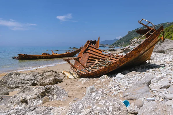 Rester Bateau Pêche Dans Village Villégiature Agios Gordios Sur Côte — Photo