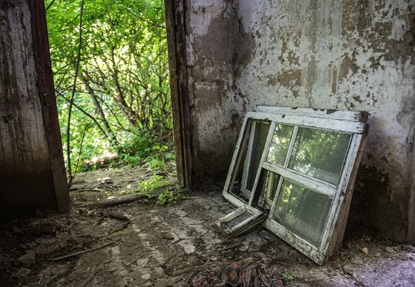 Ruined house — Stock Photo, Image