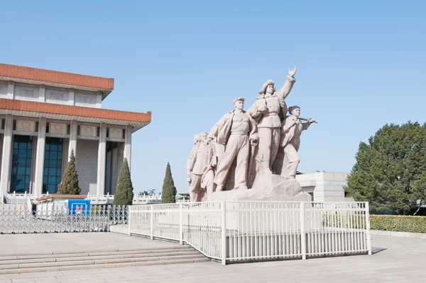 Monument in front of Mausoleum of Mao Zedong — Stock Photo, Image