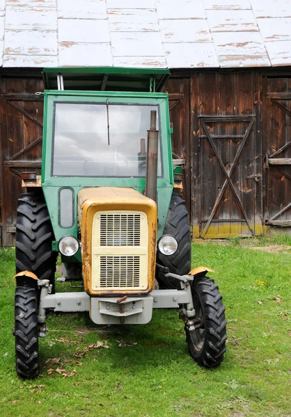 Starý traktor — Stock fotografie