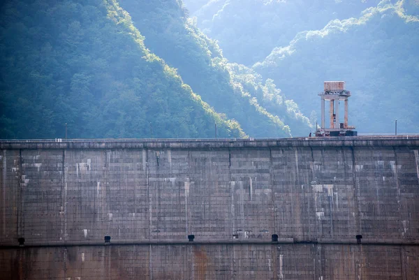 Barragem de inguri em Geórgia — Fotografia de Stock