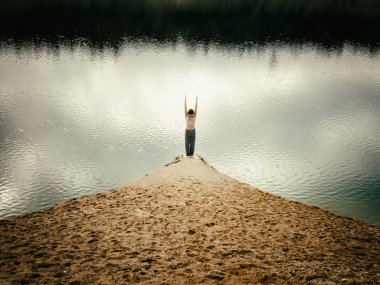 adam yoga uygulamaları ve sağlıklı yaşam tarzı olur