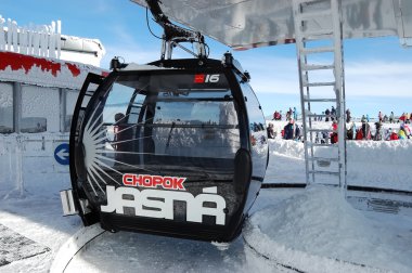Üst istasyonu teleferik Chopok Dağı üzerinde.