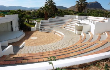 Girit'te modern tiyatro.