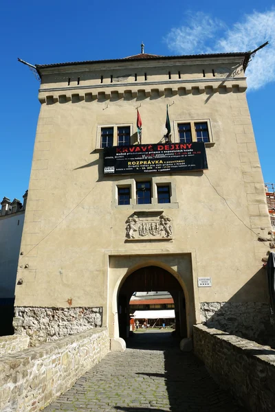 The tower with gate in castle. — Stock Photo, Image