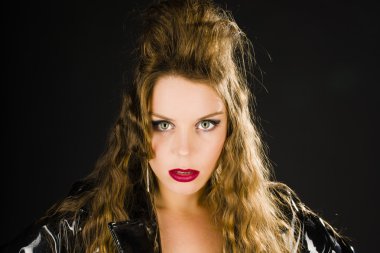 vahşi saç şekillendirme