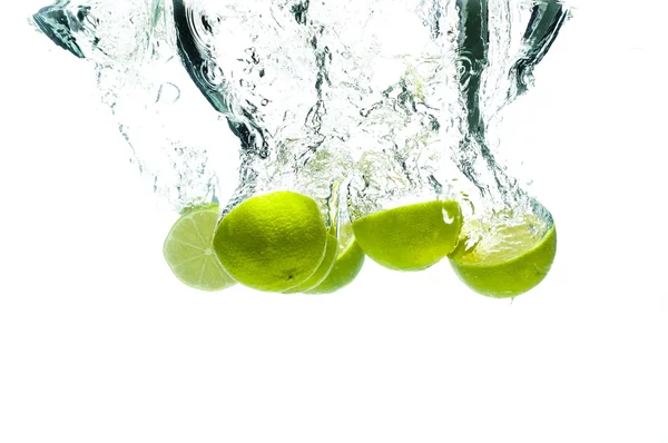 Limon meyve derin su altında düşüş