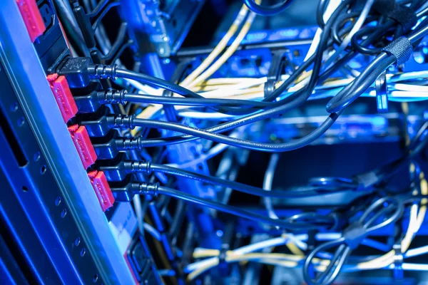 Elektrische verbinding van internet-servers — Stockfoto