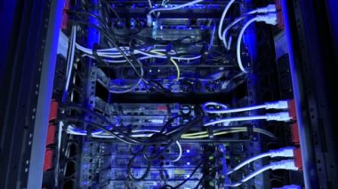 Internet sunucuları üzerinde mavi aydınlatma