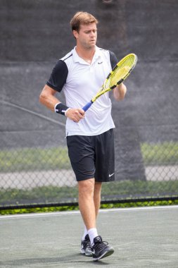 Tenisçi Ryan Harrison, 1 Temmuz 2021 'de Weston Florida' daki Midtown Atletizm Kulübü Tenis Turnuvası 'nda oynuyor.