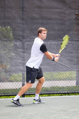 Tenisçi Ryan Harrison, 1 Temmuz 2021 'de Weston Florida' daki Midtown Atletizm Kulübü Tenis Turnuvası 'nda oynuyor.