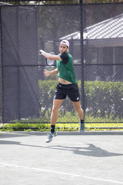 Теннисист Роберто Кирос Эквадора Играет Турнире Midtown Athletic Club Tennis — стоковое фото