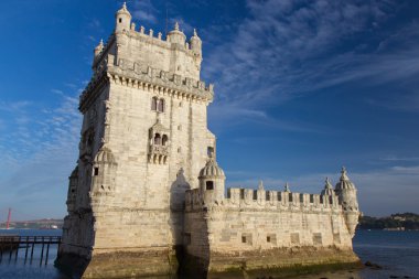 Belem Kulesi Tagus Nehri üzerinde.