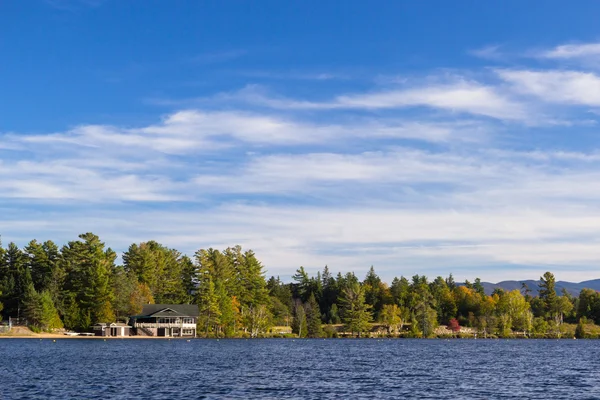 Mirror lake in Lake Placid, New York. — Stock Photo, Image