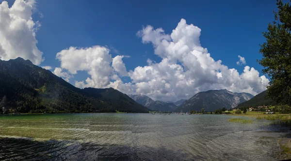 Gyönyörű Achen-tó — Stock Fotó