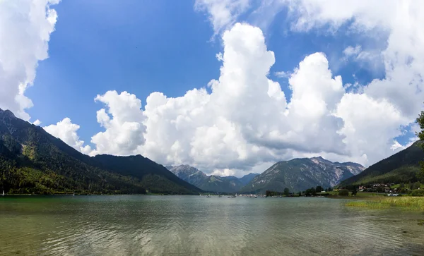 Bellissimo lago di Achensee — Foto Stock