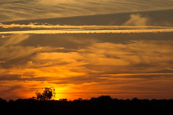 Günbatımı bir gökyüzü — Stok fotoğraf