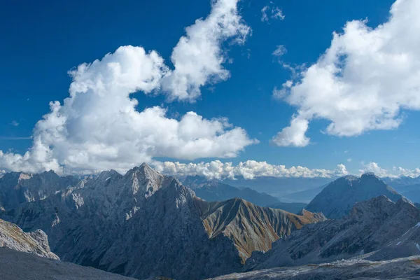 Krásný výhled ze Zugspitze, nejvyšší hory v Německu — Stock fotografie